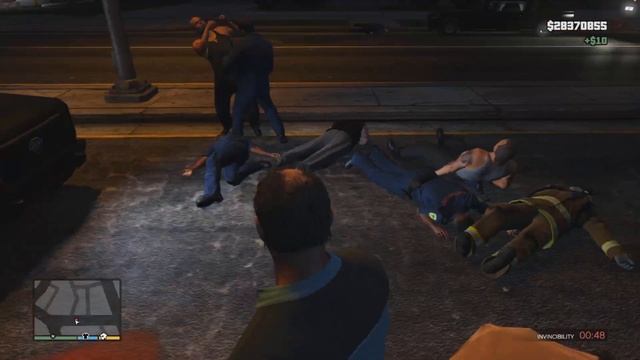 GTA V Aztecas vs Paramedic Fight and gets beat up by the firefighter