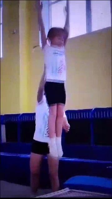🌷🌹🌷 Девчонки с праздником! 🥰🥳