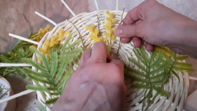 Подарок на 8 марта. Панно с мимозой.