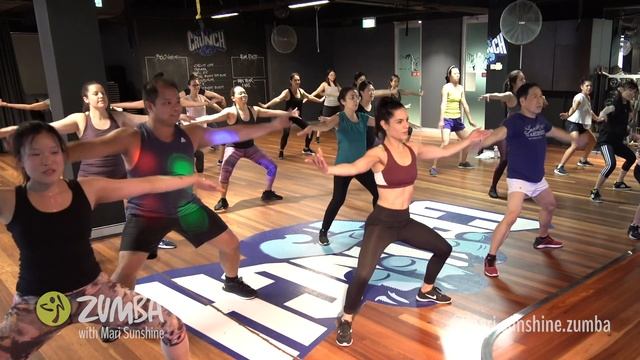 7 Rings - Ariana Grande | Zumba | Dance Fitness - Squats + Arms toning