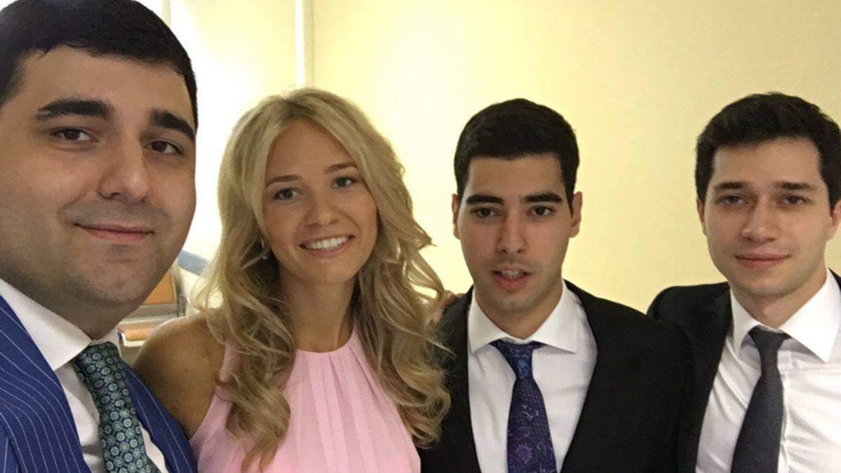 Илоанга Ершова, Антон Гормах, Сергей Мытенков на модном показе на катке в рамках «Маркета волшебства