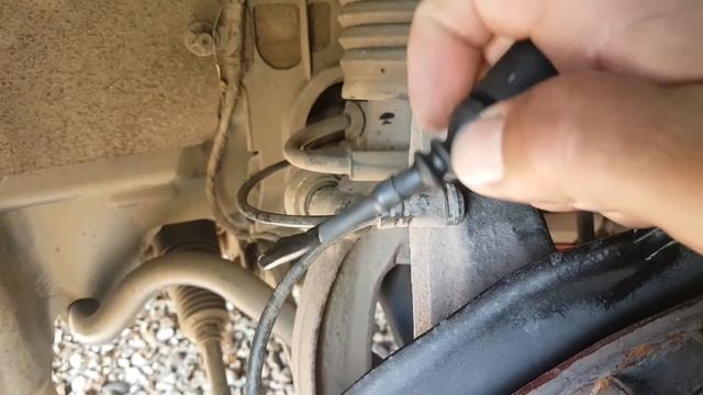 Audi S7 brake pads warning light does not goes off... Fault finding and repair.