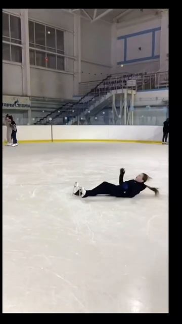 #subscribe #subscribe #фигуристка #figureskating #фигурноекатание #коньки #лед