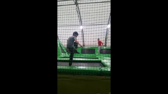 Все ещё прыгает