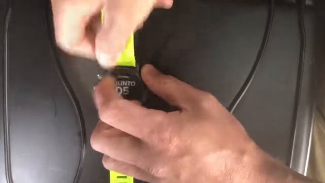 Suunto D5 how to change Strap
