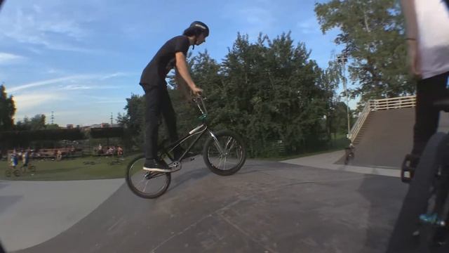 девушка в скейтпарке на bmx и другие ништяки в Алтуфьево)  20170711