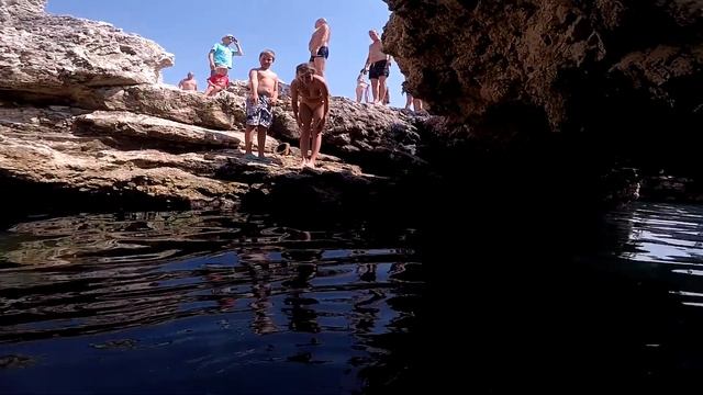 Телефон со дна Чаши Любви