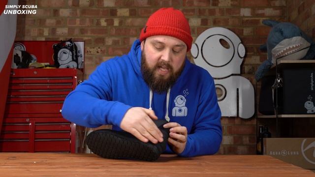 Apeks Thermiq Drysuit Boots | Unboxing | @simplyscuba
