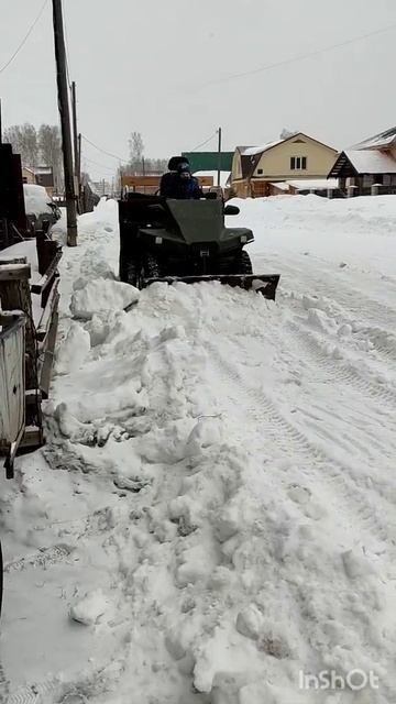 Весенняя расчистка снега на самодельном квадроцикле