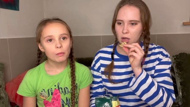 Пробуем с сестрой чипсы ЛаваЛава, А4 и другие