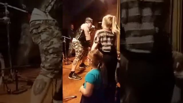SHANOA metal band - kids stage diving - Oregon