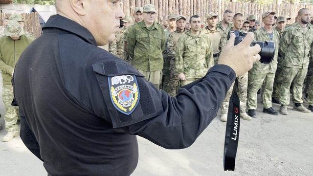 СВО. Девушка из Академии милиции им. Щёлокова СПБ, поёт для легендарной Пятнашки.