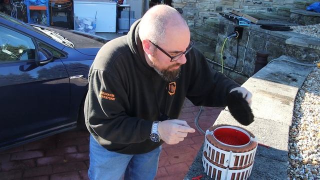Cleaning a 6 month old aquarium filter! - Fish Room Files #1