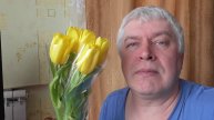 У меня цветы жёлтые тюльпаны. Сегодня 7 марта 2025 год