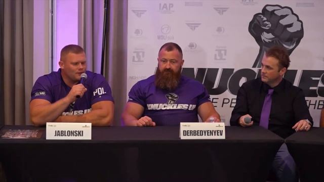 Kamil Jablonski before the match  with Legend Dave Chaffee || conference knuckled up | The high fiv