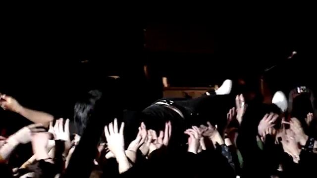 Silbermond - 25.11.09 Bremen Pier 2 - Stage Diving