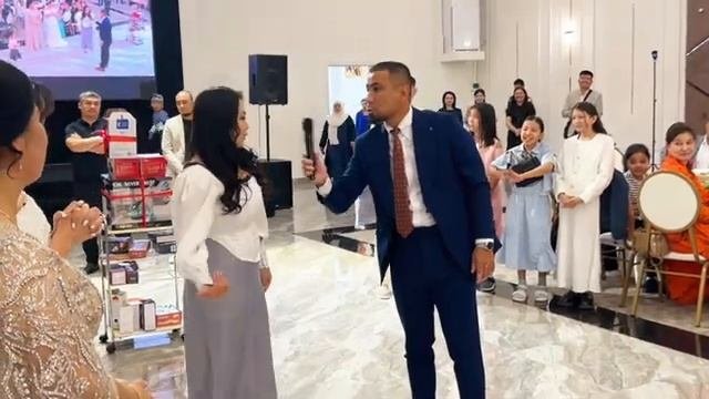 ЕКІТ ҚАБАТ БОЛҒАН. Супер тамада САБЫРЖАН УЗИ ЖАСАДЫ