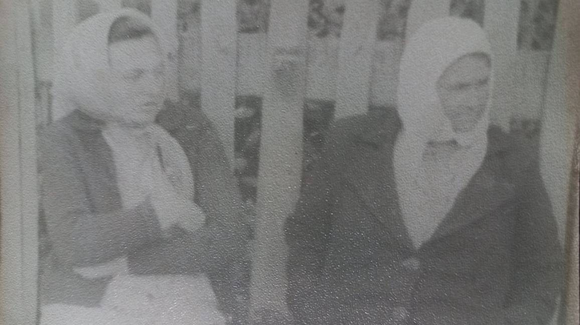 Маянга. Соседки.Согласна с нейросетью- они тоже были когда-то молодыми.