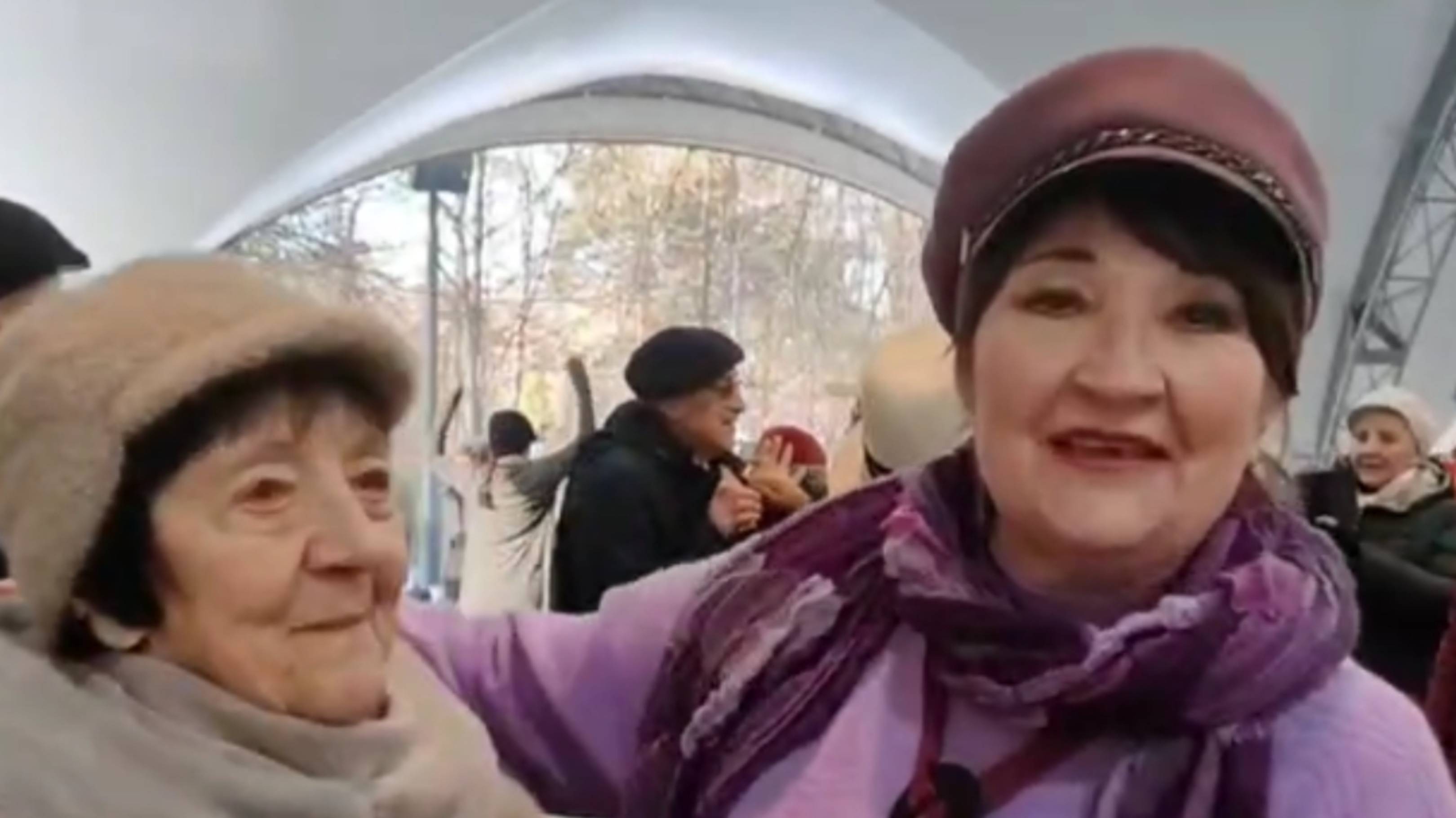 Чтобы мама не старела никогда!