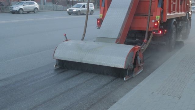 В активную фазу вступают работы по приведению в порядок городских улиц