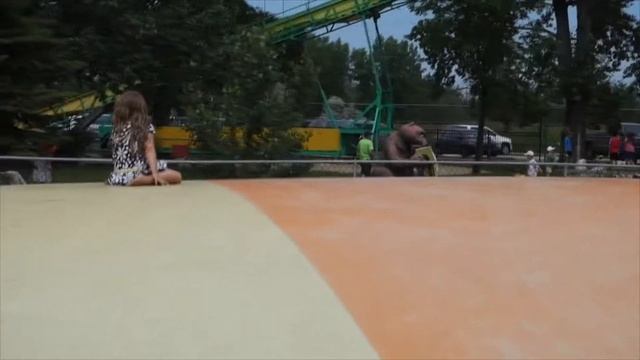 ИМЕНИННИК, КАРУСЕЛИ И ОГРОМНЫЙ БАТУТ / TINKERTOWN