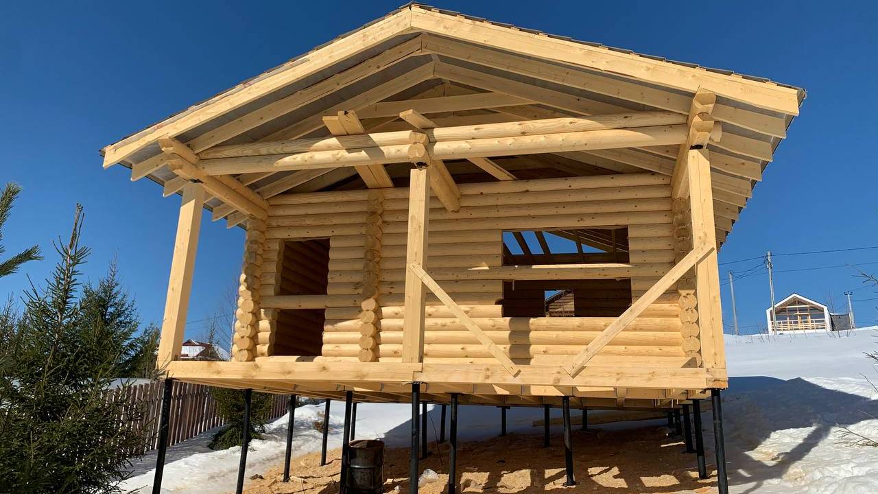 Дом 6х7  Оцилиндрованное бревно 22 диаметр