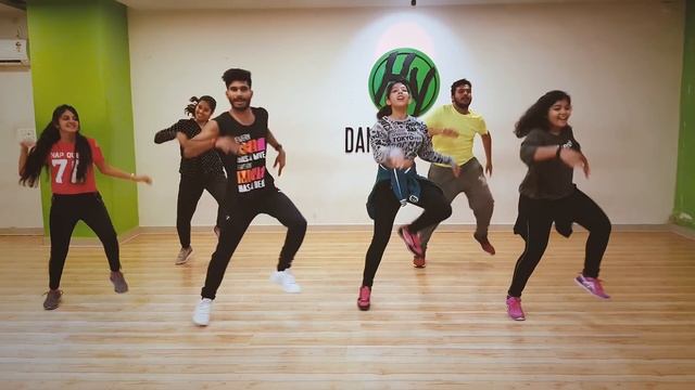 Milegi Milegi - STREE  | Zumba Fitness |  Mika Singh | HY Dance Studios