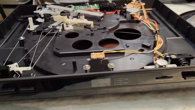 Проигрыватели виниловых пластинок Garrard Zero-100S, Kenwood-9010, AriA-102, Pioneer PL-990 и пр.