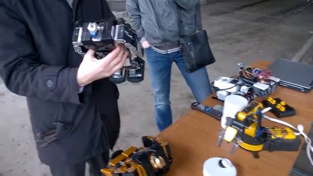 Танцующий робот МГИУ
