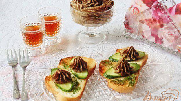 Закусочный крем из куриной печени и грибов