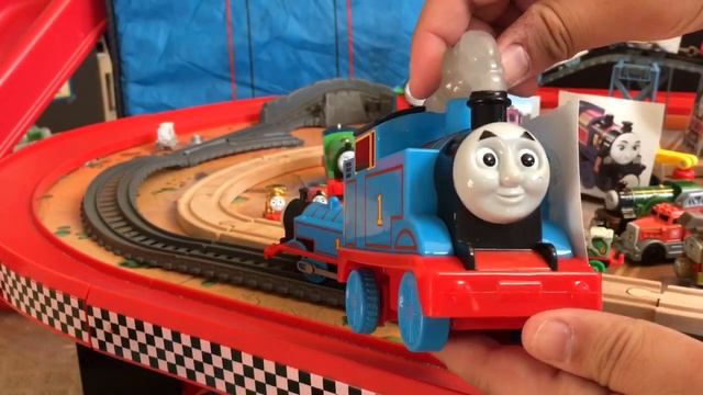 Thomas and Friends Giant Surprise Thomas The Great Race Over-Under Tidmouth Bridge FamilyToyReview