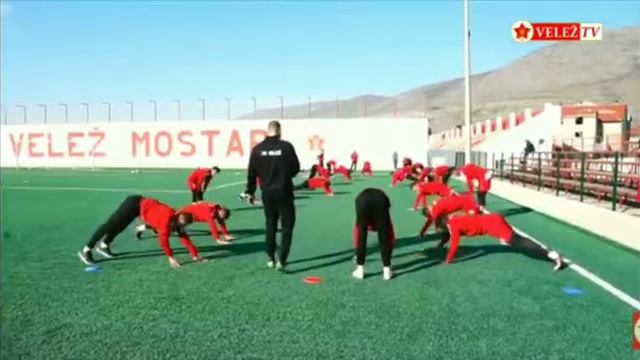 FK Velež Mostar

Uvodni trening:
*Vježbe mobilnosti
*Vježbe stabilnosti
*Vježbe mišićne aktivacije