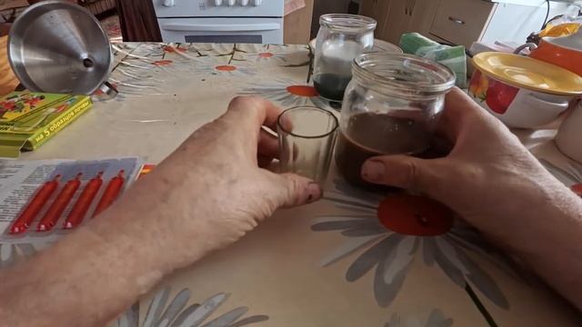 Тест определения кислотности почвы в теплице.