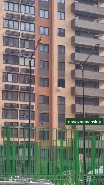 Видели «танцующие» фонари? Если нет, то приходите в Новознаменский, там у них целый концерт.