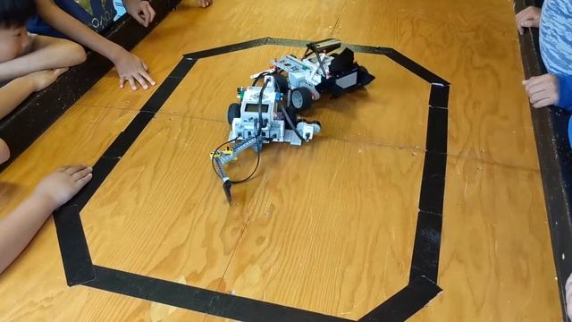 Mindstorms Sumo Bots at Robotics Summer Camp on Broadway Vancouver