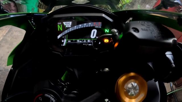 Kawasaki Ninja ZX-4RR Start Up #kawasaki #ninja #zx4rr #letthegoodtimesroll #gopro11black