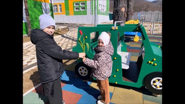Видео поздравление с 8 Марта