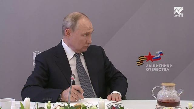 07-03-2025 Участница СВО Тохчукова встретилась с Президентом