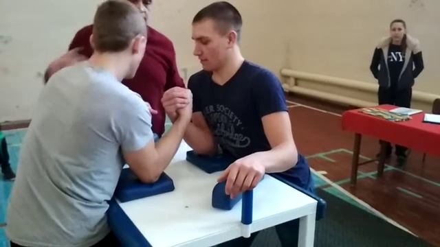 Открытый турнир по армрестлингу в институте 06.03.18 Покровск.