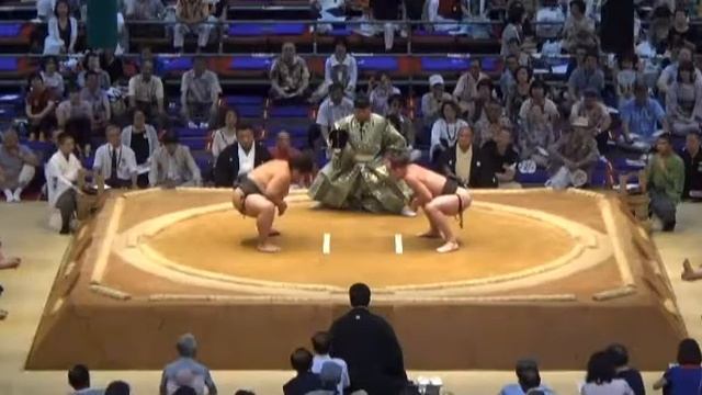Kawabata vs Takanoyama Day 2 Sumo Nagoya Basho July 2014