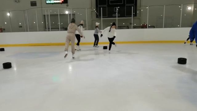 2022-04-09 Дуги наше всё! Начинающие любители фигурного катания.