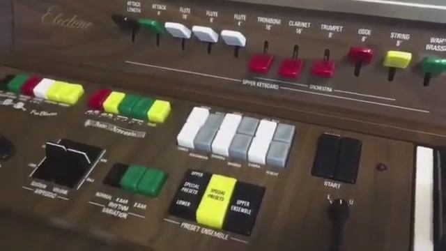 Тест всех функций винтажного кабинетного электрооргана Yamaha Electone B-55N