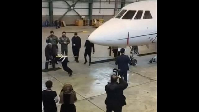 Иранка Гити Мусави сдвинула с места 18-тонный самолет