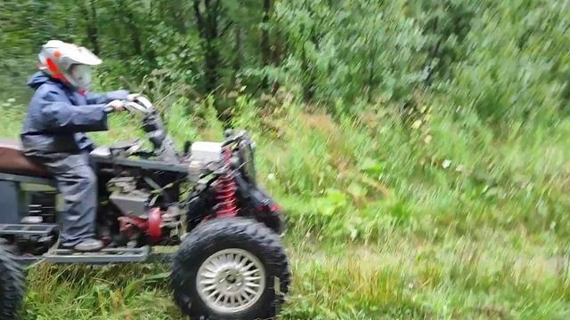 покатушки (водные процедуры) на самодельных квадроциклах