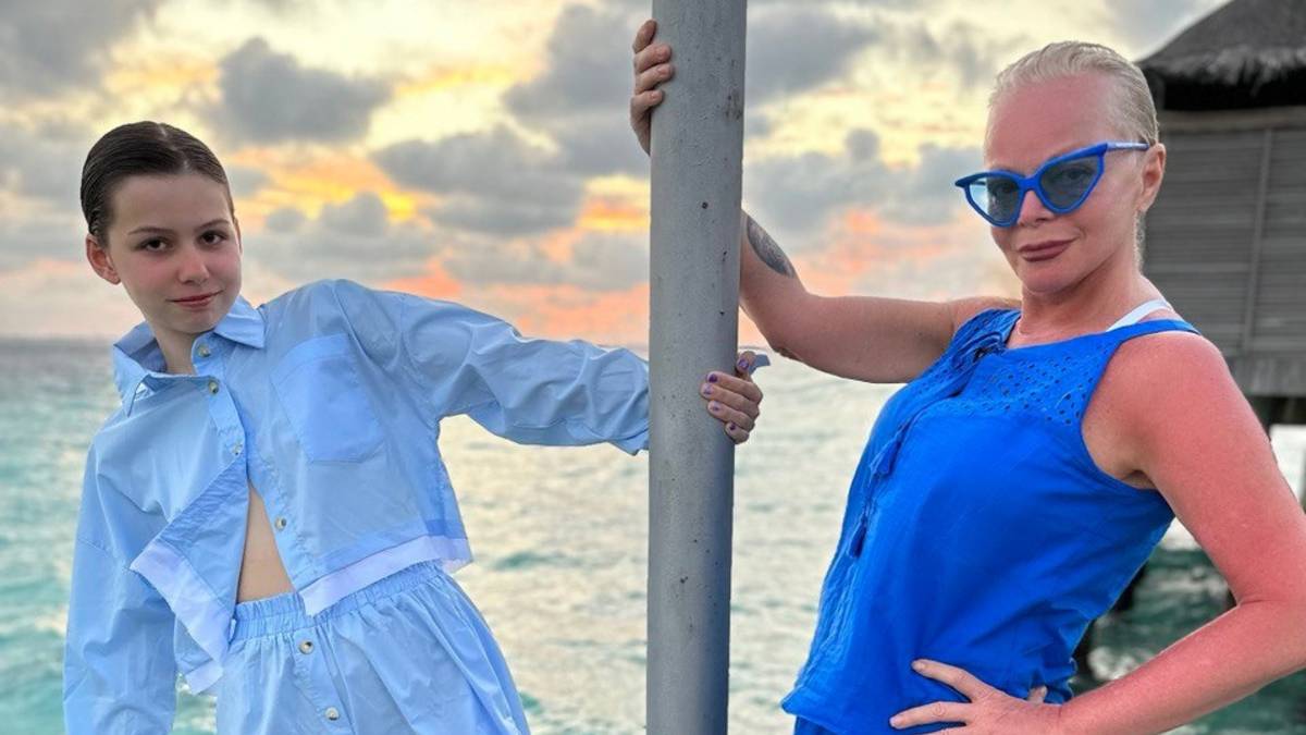 Лариса Долина рассказала, почему просит прощения у дочери в каждый ее день рождения