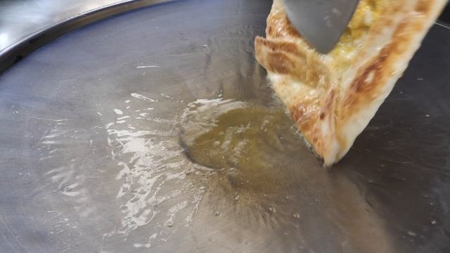 신들린듯한 미친 손놀림!!! 달달구리한 태국의 국민간식 로띠 / Banana Egg Roti | Thailand street food