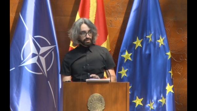 Апасиев   Не сум јас Че Гевара, туку Талат е