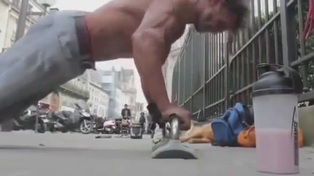 БОМЖ   КАЧОК  ВОТ ЭТО СИЛА ДУХА! ЛУЧШАЯ СПОРТ МОТИВАЦИЯ!!!