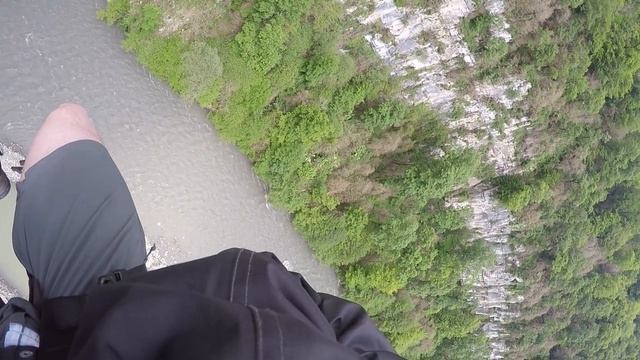 Прыжок на 207 метров в AJ Hackett SkyPark