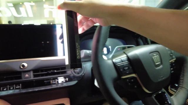 Ngồi thử Toyota Crown Sport hiếm có khó tìm: Đắt ngang BMW 5-series, nhìn như Ferrari Purosangue